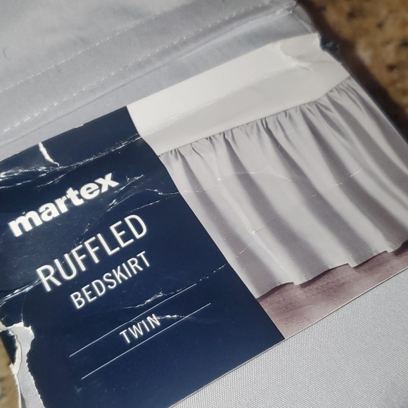 0302 Martex Microfiber Ruffled Twin Bedskirt - Picture 2 of 4